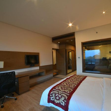 Narayani Heights, Ahmedabad Hotell Eksteriør bilde