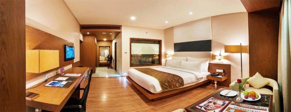 Narayani Heights, Ahmedabad Hotell Eksteriør bilde