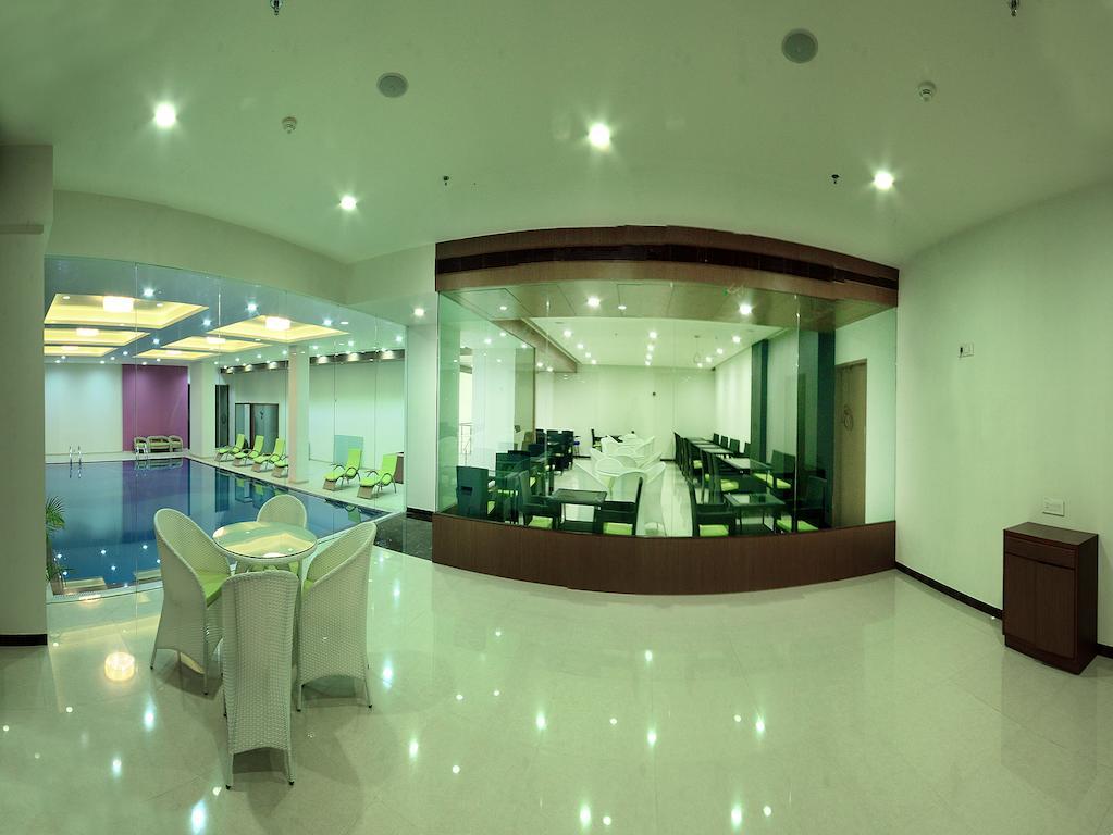 Narayani Heights, Ahmedabad Hotell Eksteriør bilde