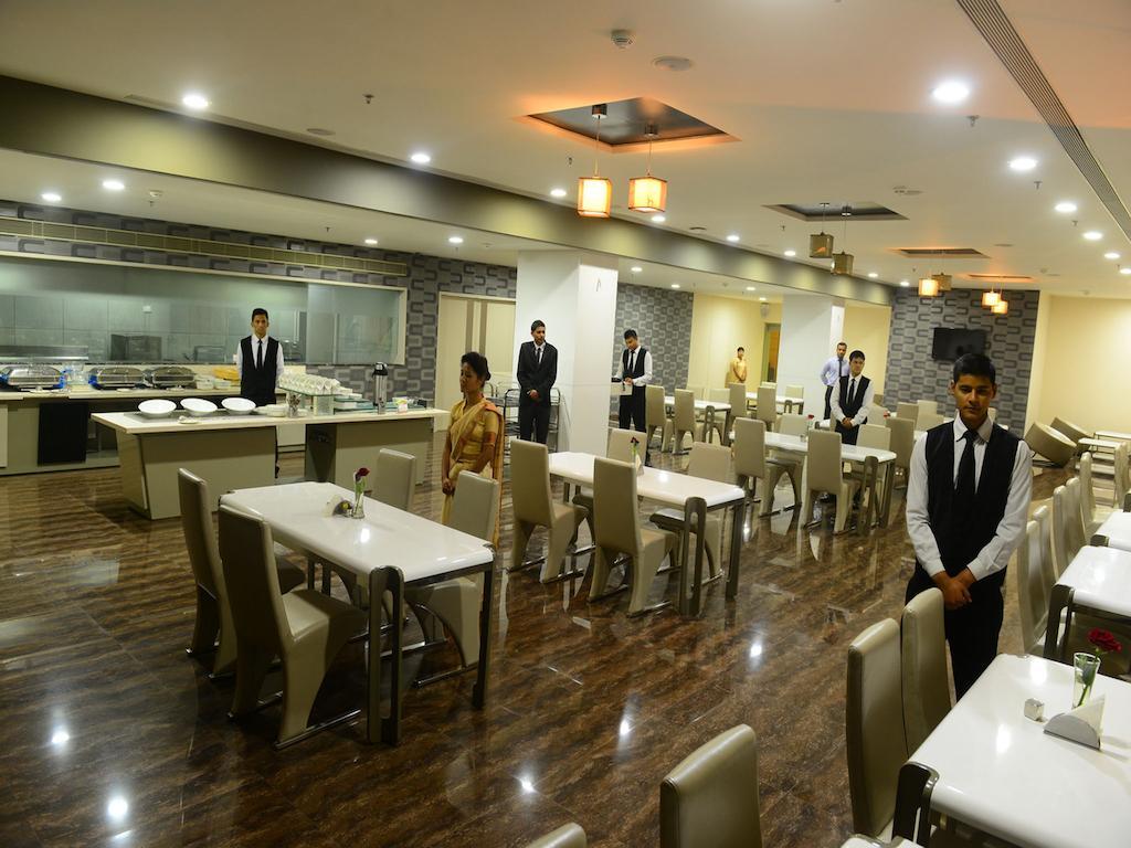 Narayani Heights, Ahmedabad Hotell Eksteriør bilde