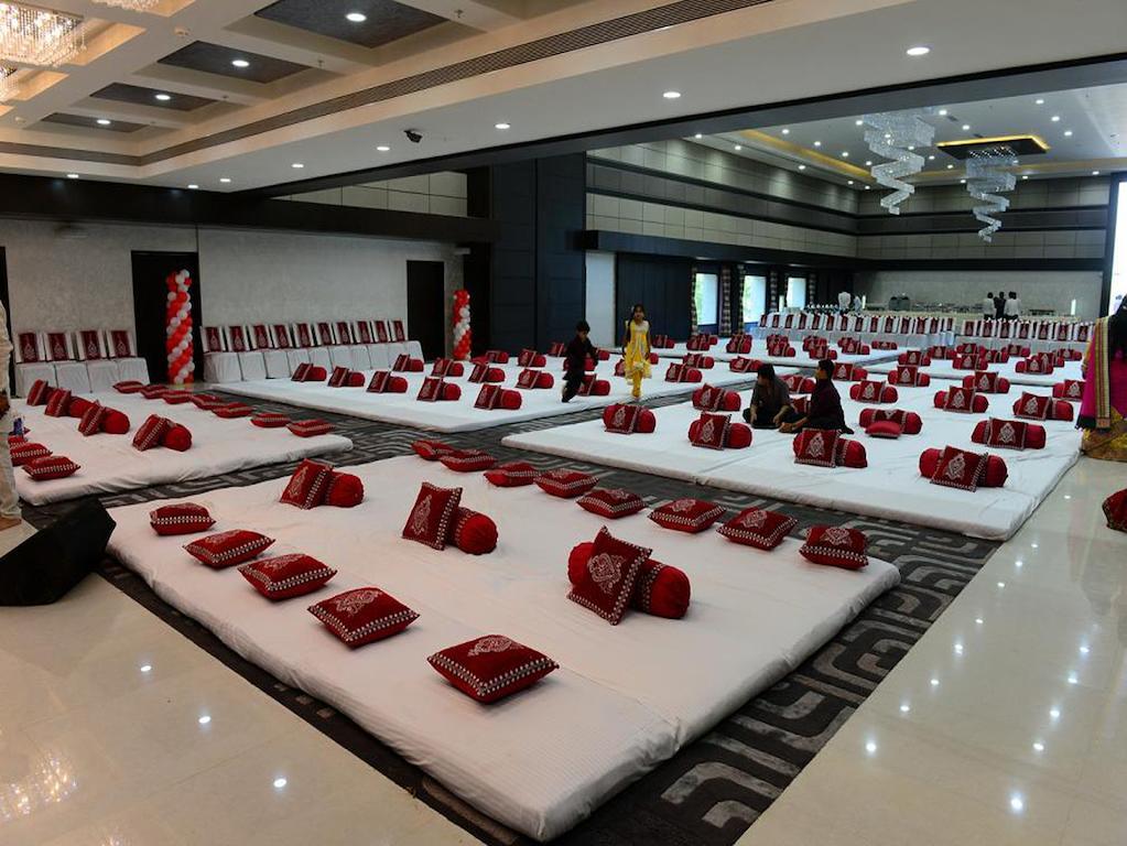 Narayani Heights, Ahmedabad Hotell Eksteriør bilde