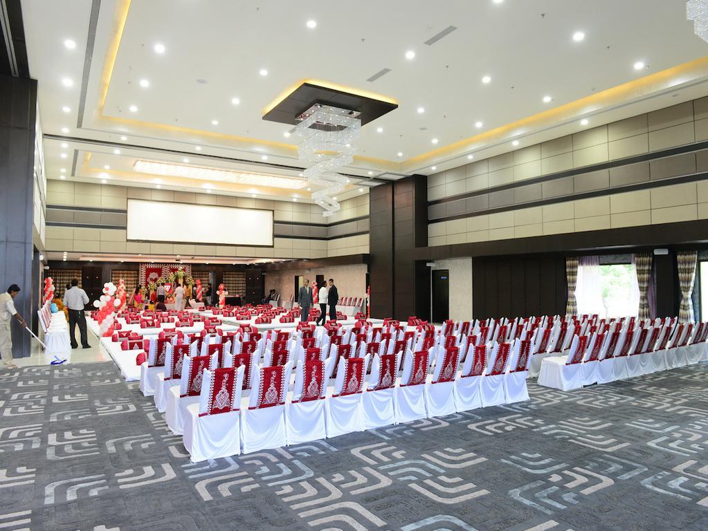 Narayani Heights, Ahmedabad Hotell Eksteriør bilde