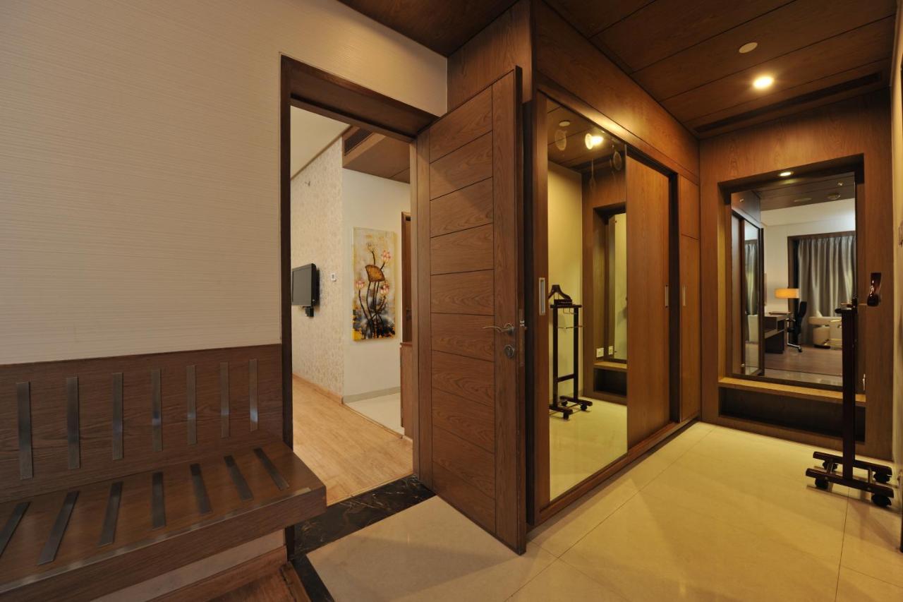 Narayani Heights, Ahmedabad Hotell Eksteriør bilde
