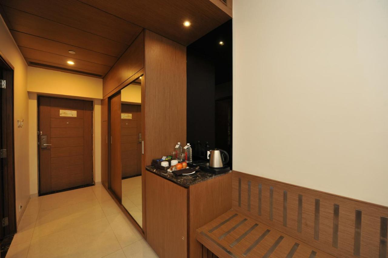 Narayani Heights, Ahmedabad Hotell Eksteriør bilde